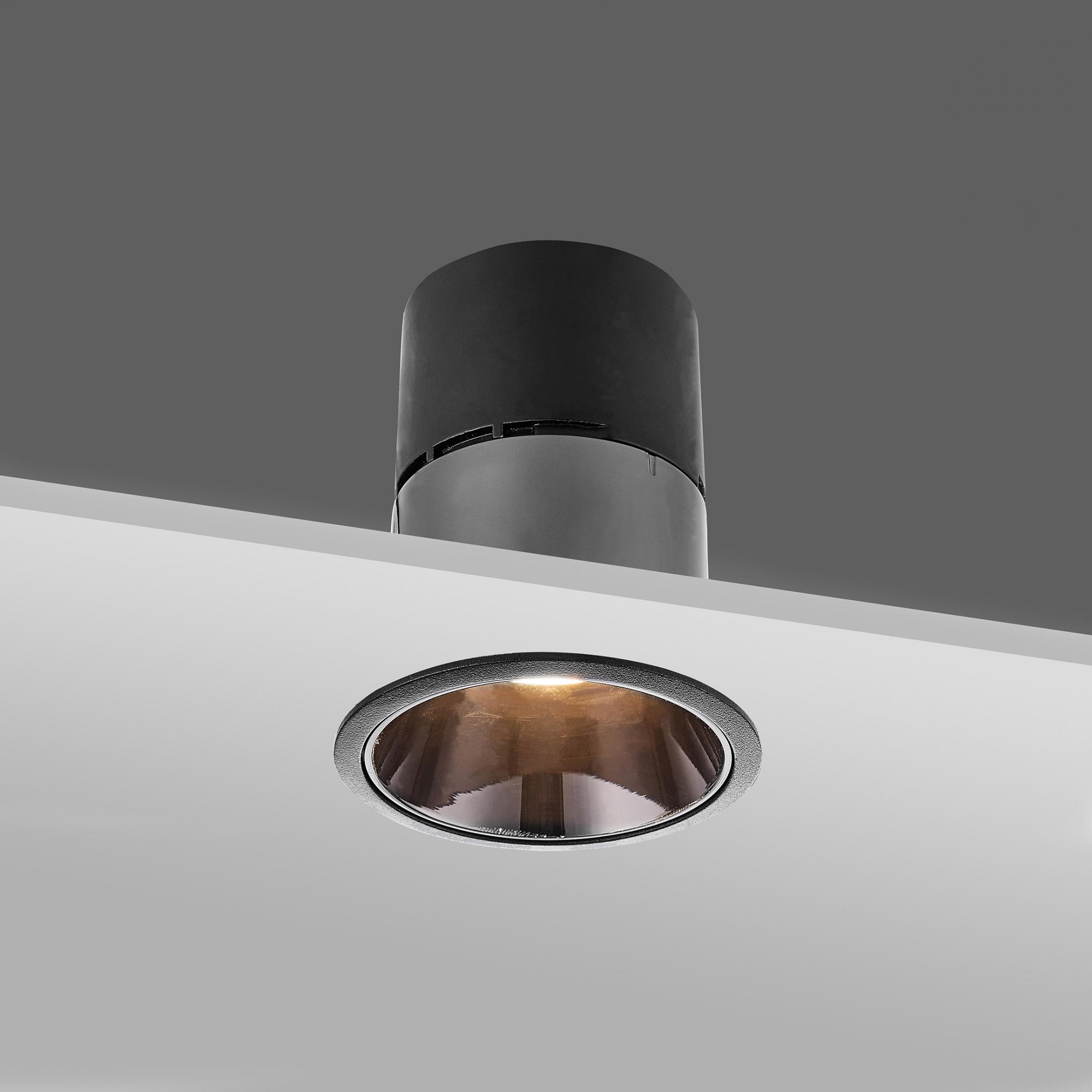 Interior recessed ceiling downlight